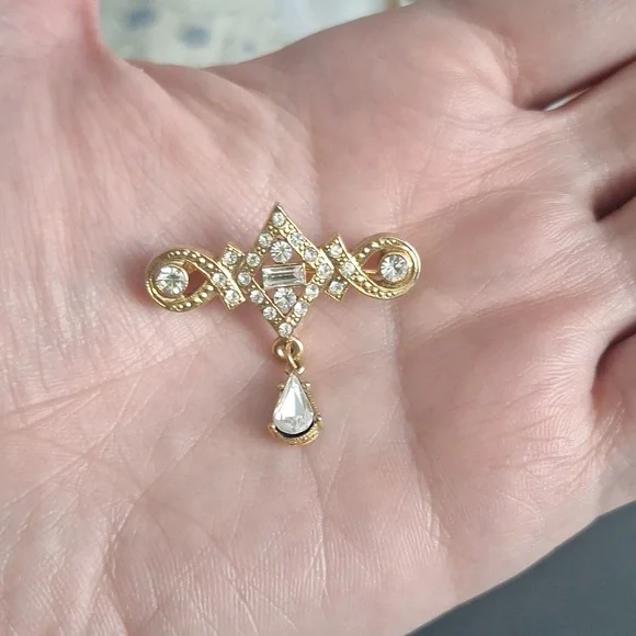 Elegant Gold and Silver Brooch - Picture 2 of 3
